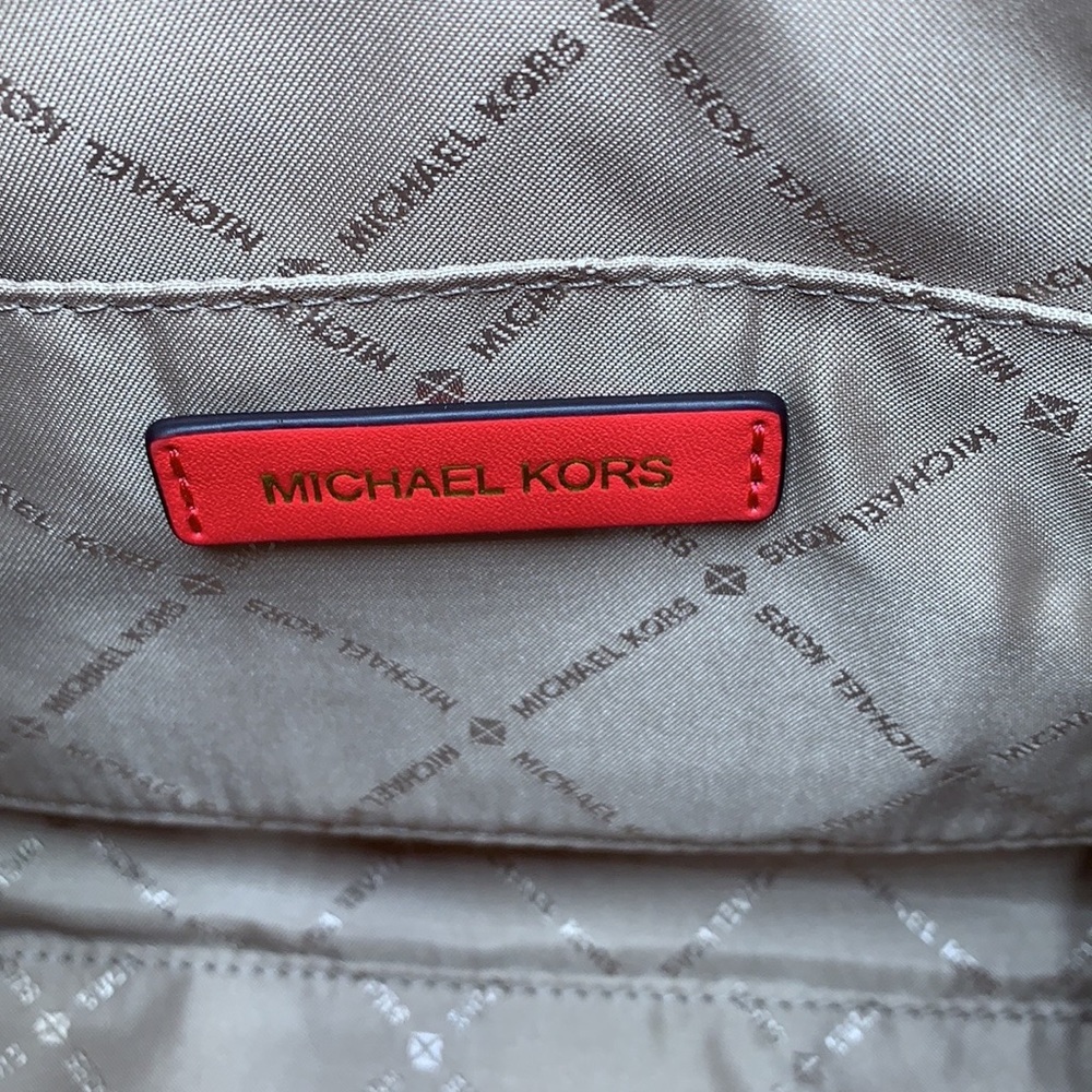 MICHAEL KORS AVRIL SMALL TOP ZIP SATCHEL CORAL RIFF COLOR - Picture 15 of 16
